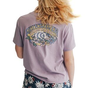 Quiksilver Women’s tee 🎱